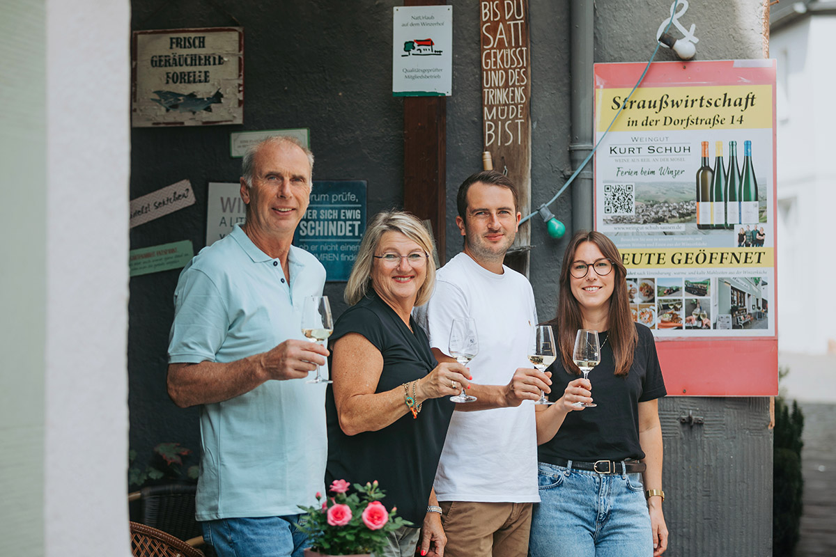 Weingut Schuh-Sausen Reil Mosel Weinstube Winzerstube