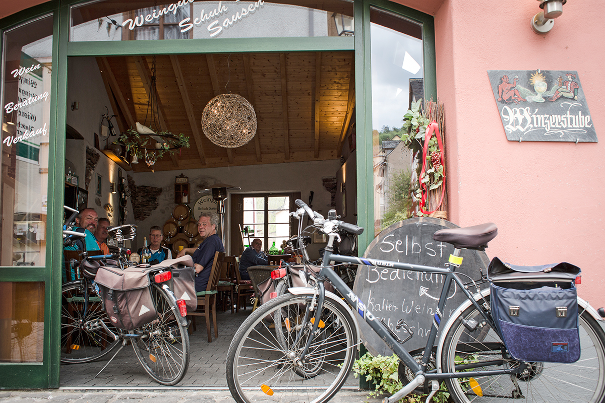 Weingut Schuh-Sausen Reil Mosel Weinstube Winzerstube