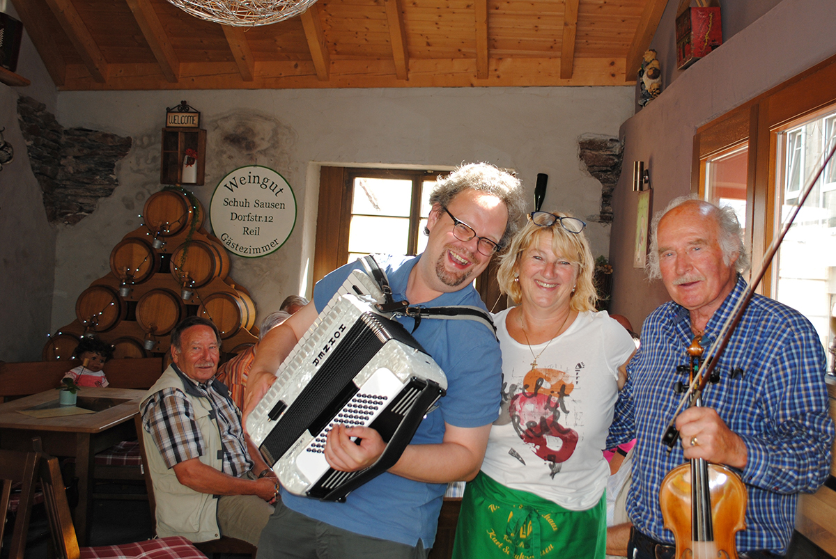 Weingut Schuh-Sausen Reil Mosel Weinstube Winzerstube