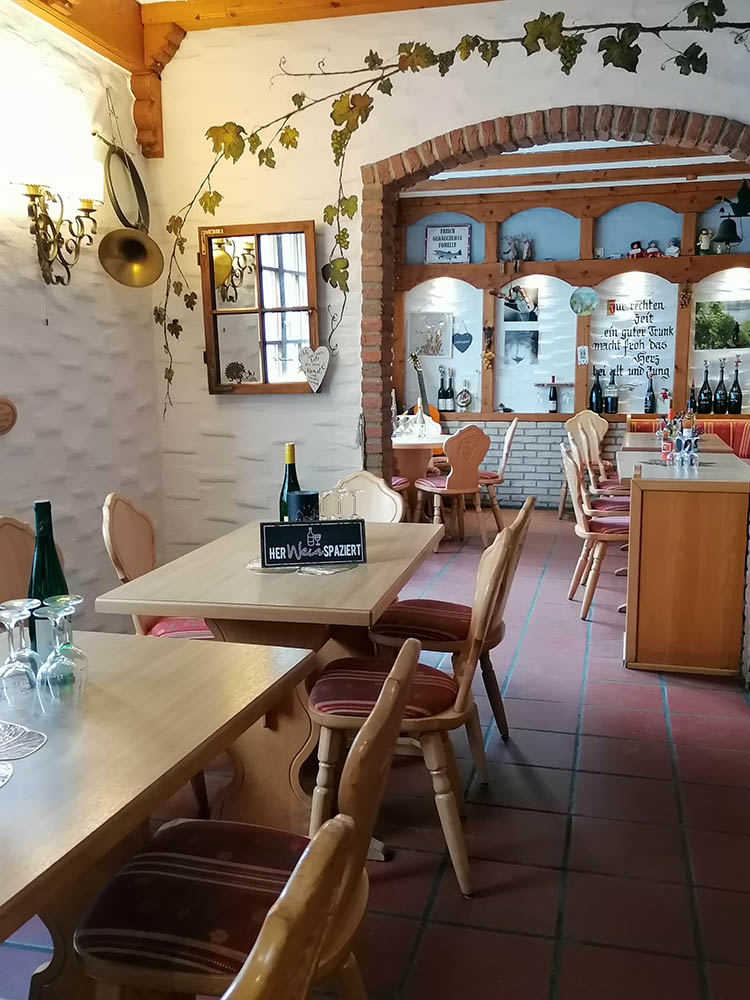 Weingut Schuh-Sausen Reil Mosel Weinstube Winzerstube