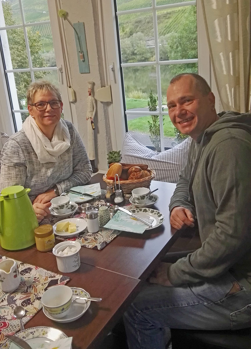 Weingut Schuh-Sausen Reil Mosel Frühstück